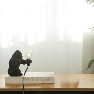 Dekorativ Gorilla lampe Siddende