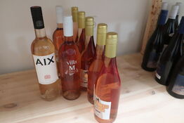8 fl. Hvidvin/rosévin AIX, VILLA, MOMENTO ROSA