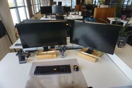 2 stk. skærme + tastatur, mus og headset