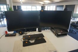 2 stk. skærme + tastatur og headset