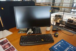Skærm SAMSUNG, mus og tastatur