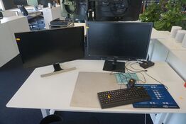 2 stk. skærme + tastatur og mus