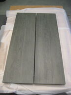 7 stk. plader. Gråbejdset finer. 80x140x2,5 cm.