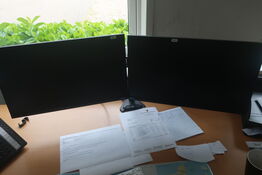 2 stk. skærme SAMSUNG F27T450FQR m.m.