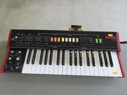 Synthesizer BEHRINGER VOCODER VC340
