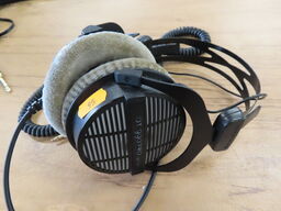 Høretelefoner - BEYERDYNAMIC DT 990 PRO