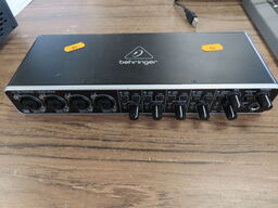 Lydkort - BEHRINGER U-PHORIA UMC404