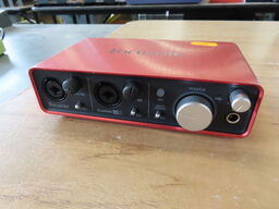 Lydkort - FOCUSRITE SCARLETT 2i2