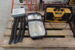 Arbejdsradio DEWALT DW911 samt arbejdslampe