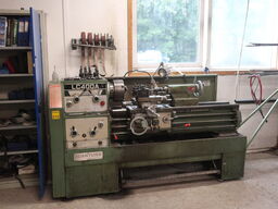 Lathe SCANTURN LC400A year 1994