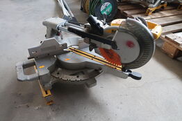Kap- /Geringssav DEWALT DW712N