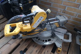 Kap- /Geringssav DEWALT DWS727