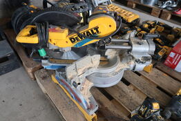 Kap-/Geringssav DEWALT DW718-QS