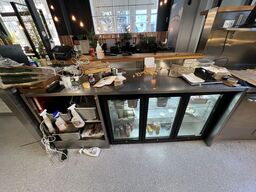 Arbejdsstation i rustfri stål inkl. træhylde
