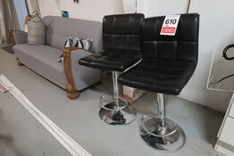 2 stk. Barstole + sofa