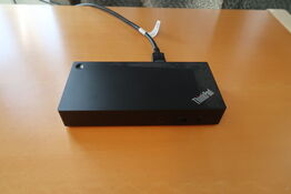 Lenovo Universal USB-C Dock 