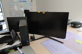 Computerskærm SAMSUNG S24AG322NU med computer HP TPC-F125-SF