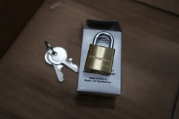 84 stk. Hængelåse 19mm m. 2 nøgler MASTERLOCK 4120