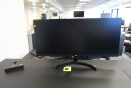 Computerskærm LG 34WL500-B og dockingstation LENOVO USB-C Dock