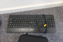 Tastatur LOGITECH, diktafon PHILIPS VoiceTracer