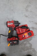 Akku slagnøgle MILWAUKEE M18 FMTIW2F12 med batteri og lader