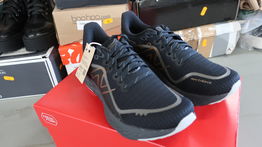 Sko NEW BALANCE str. 42