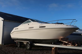 Motorbåd SEA RAY 230 SUNDANCER