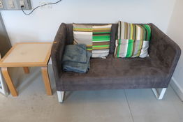 Sofabord samt sofa