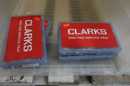 4 stk reparationssæt CLARKS Disc Pad Service Tray