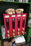 Kaffedispenser med kaffe