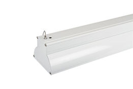 3 stk. e3light ALBA. Klassisk industriarmatur til 1x1200mm LED rør. Hvid med klar frontcover
Gennemfortrådet for nem seriemontering
inkl 3x1200mm LED rør I 3000K
Hvidlakeret aluminium, transparant cover, gennemfortrådet til 3-faset installationer
1244mm x