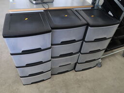 3 stk. plastkasser med 4 skuffer i hver