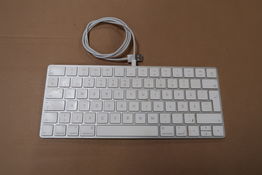 Apple keyboard A1644