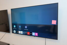 55" SmartTV, SAMSUNG 4K LED m. fjernbetjening og vægbeslag