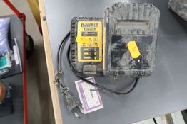 Batterilader DEWALT inkl. 1 stk. batteri