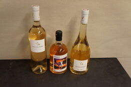 2 flasker vin + 1 flaske spiritus