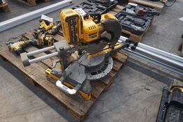 Kap/geringssav DEWALT DCS727