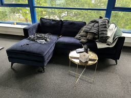 Sofa og kaffebord 