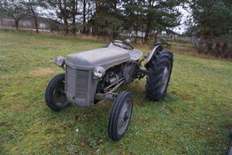 Traktor Massey Ferguson