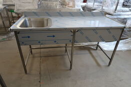 Rustfri stålbord m. bagkant og vask 180x70xH90cm