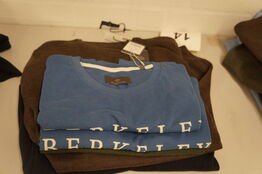 3 stk. T-shirts & 2 stk. Sweatshirts BERKELEY S