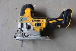 Akku stiksav DEWALT DCS335 u. batteri