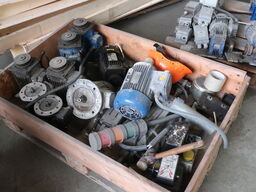 Pallet with misc. electric motors etc. (see pictures)