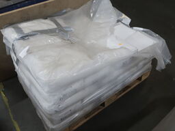 Media for sandblasting approx. 20 bags 25 kg. (see pictures)