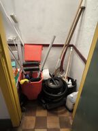 Støvsuger KARCHER, gulvspand m.v. 