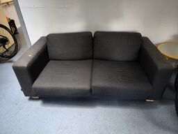 Sofa, bord samt rullevogn 