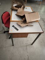 Bord samt kontorstol