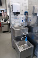 Vaskestation, papirdispenser, sæbedispenser m.m.