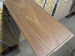 100 kvm. Parketgulv - Walnut Vario