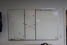 Whiteboard samt bord